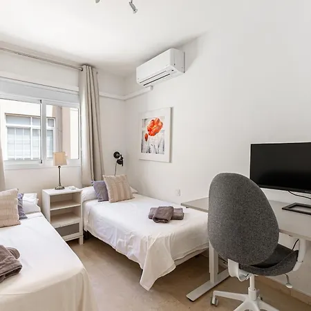 Apartment 3 Bedroom With Private Rooftop Terrace *